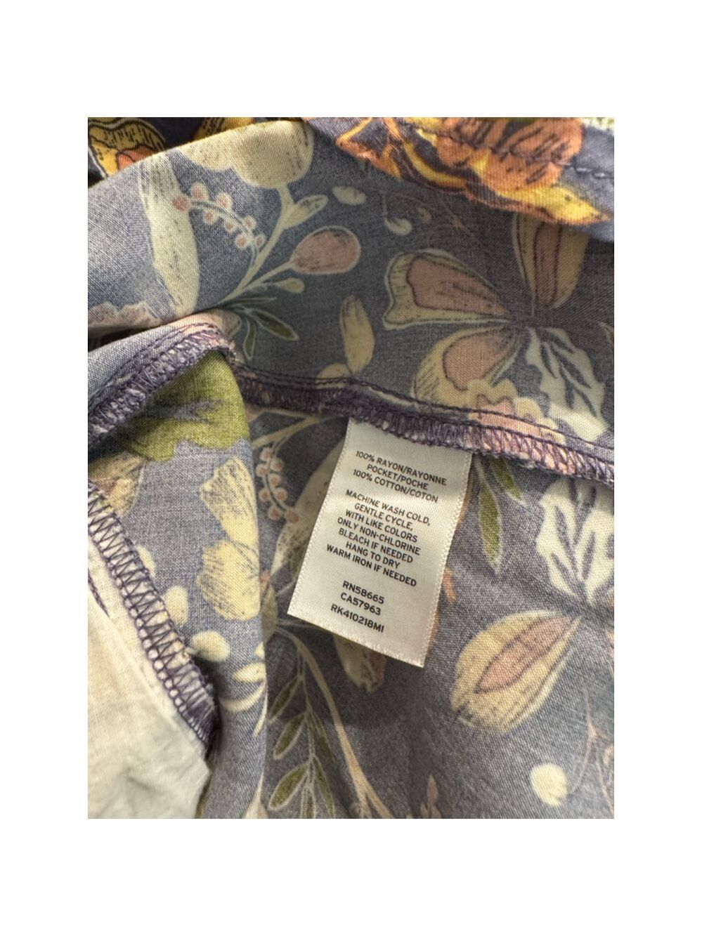 Susina M 8/10 Feminine Floral Wrap Dress Soft Rayon Flowy Casual Style Brunch - Picture 14 of 16